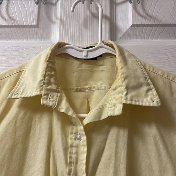 Yellow button top - Picture 2 of 6